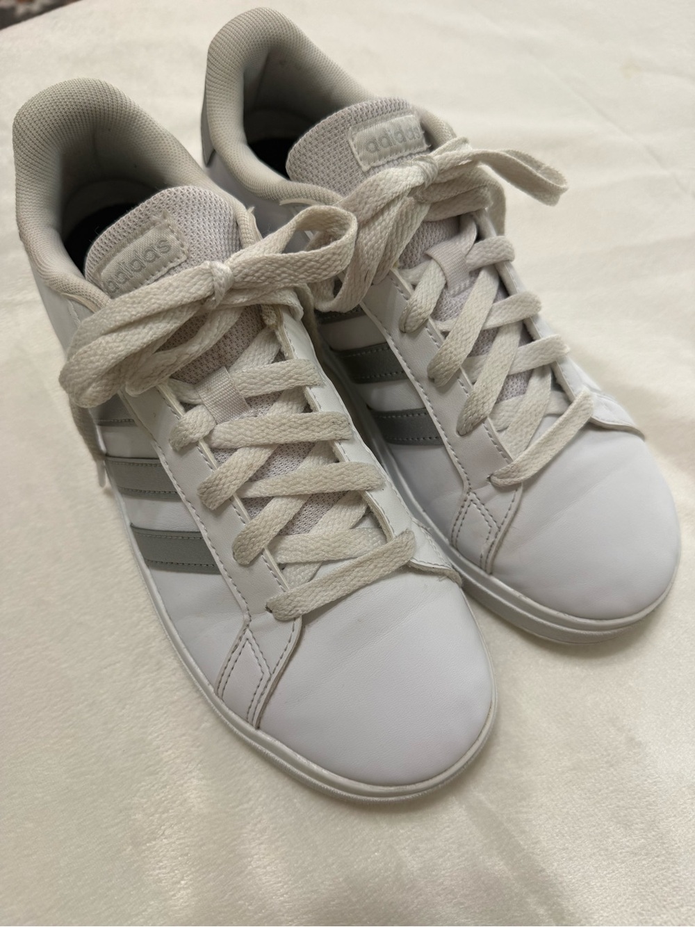 Adidas Women’s Grand Court White & Gray Sneakers Size 5.5
